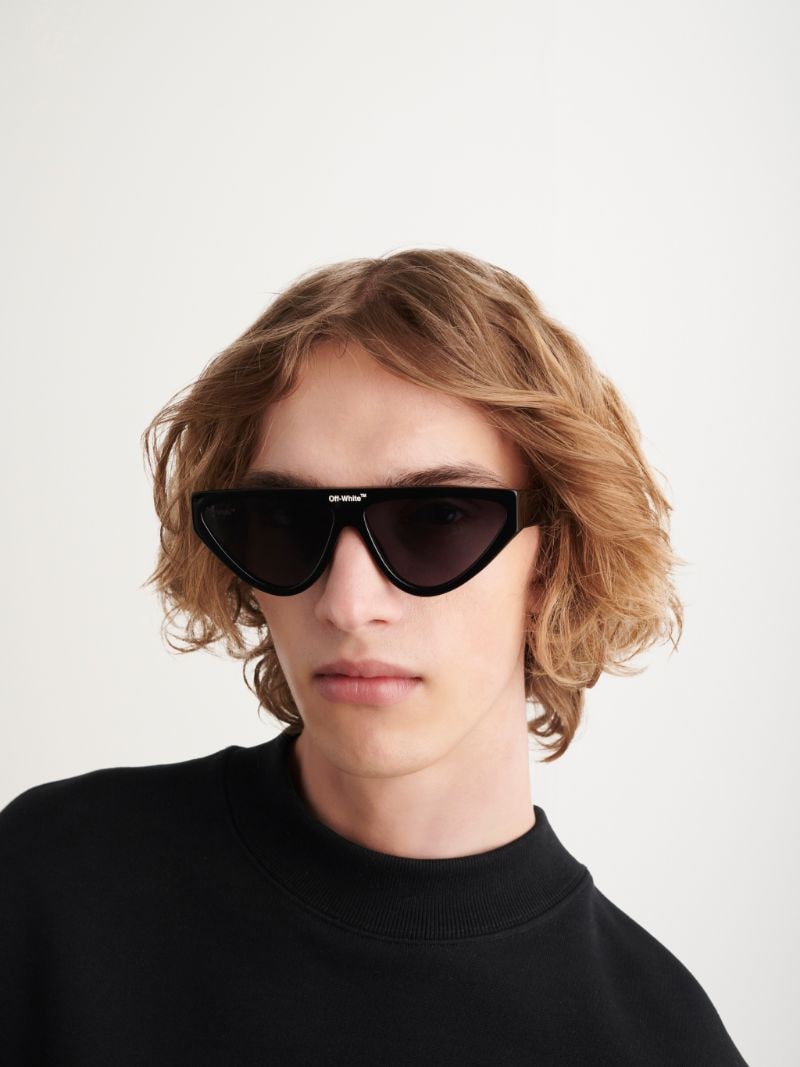 GUSTAV BLACK DARK GREY