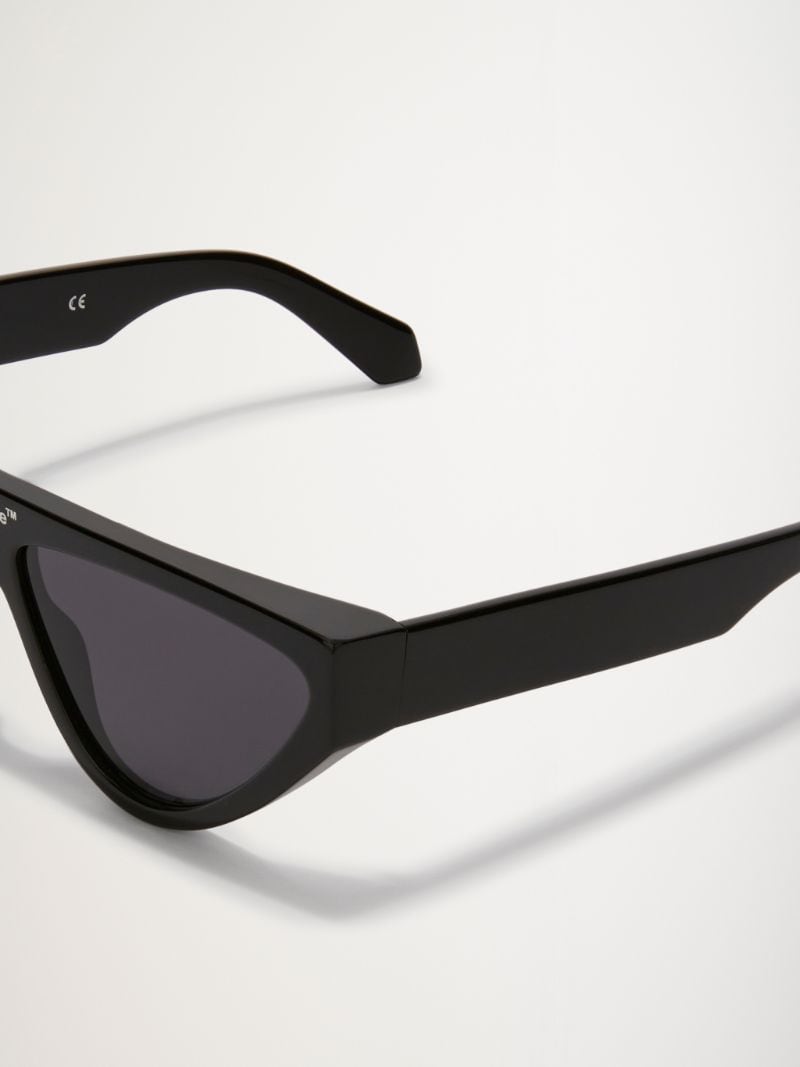 GUSTAV BLACK DARK GREY