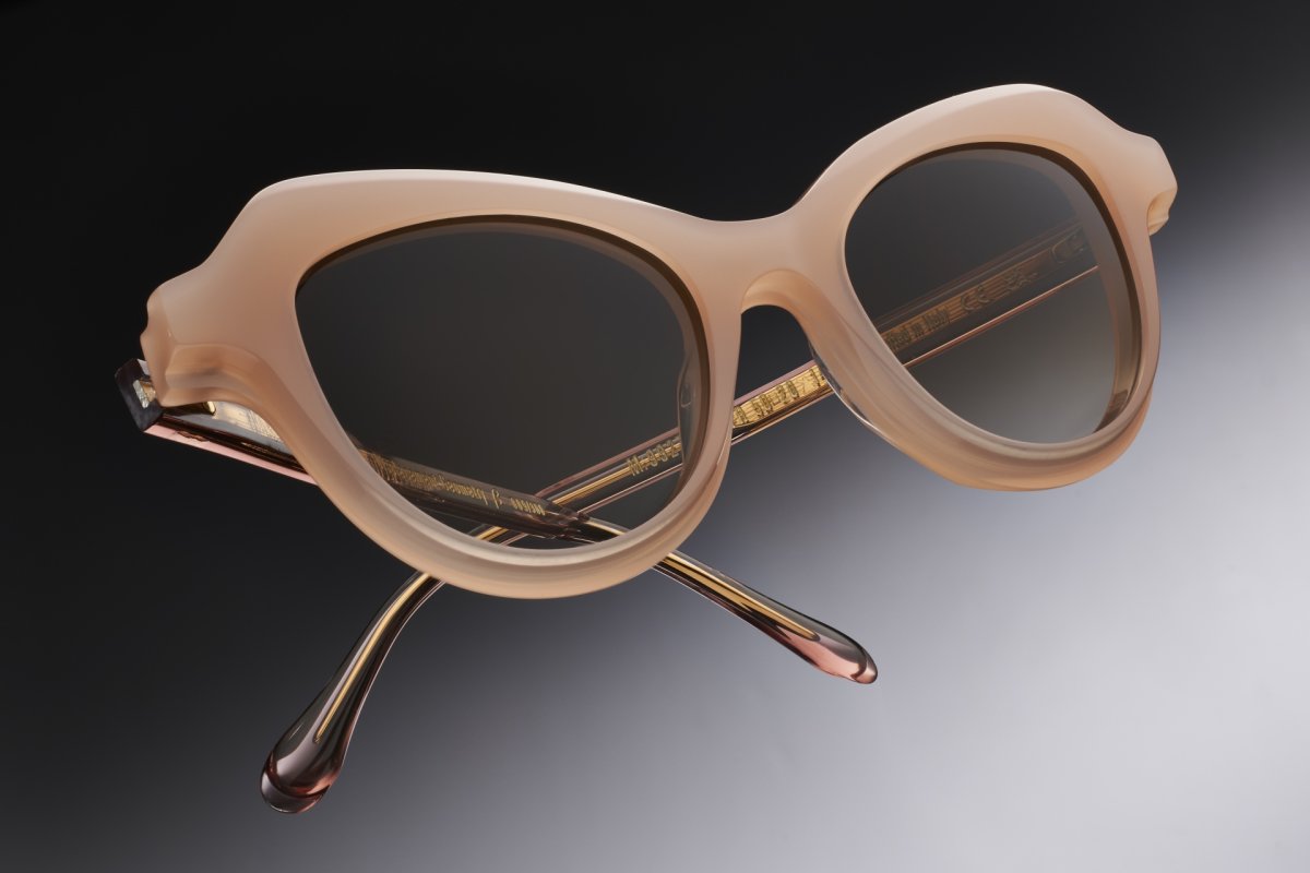 Displacement Geometry Β