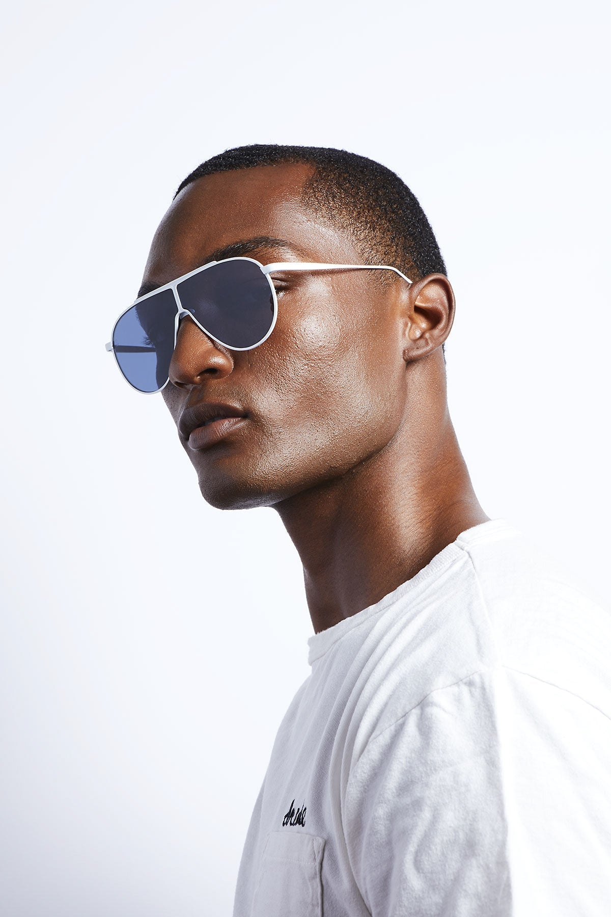 UNQ  8M9/WT (WHITE)
