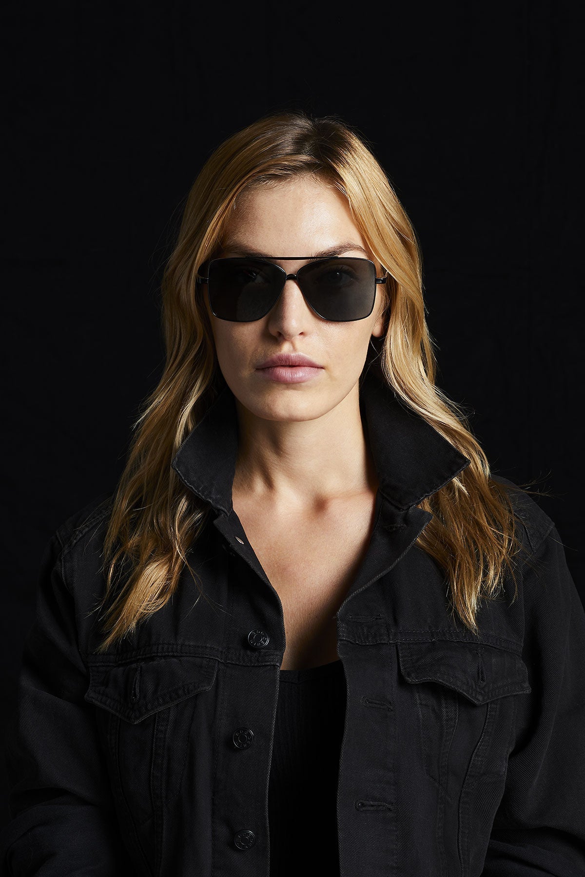 6OX  8M8/BK (Black)