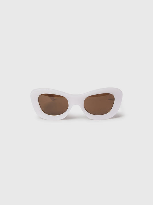 Felis  White Brown