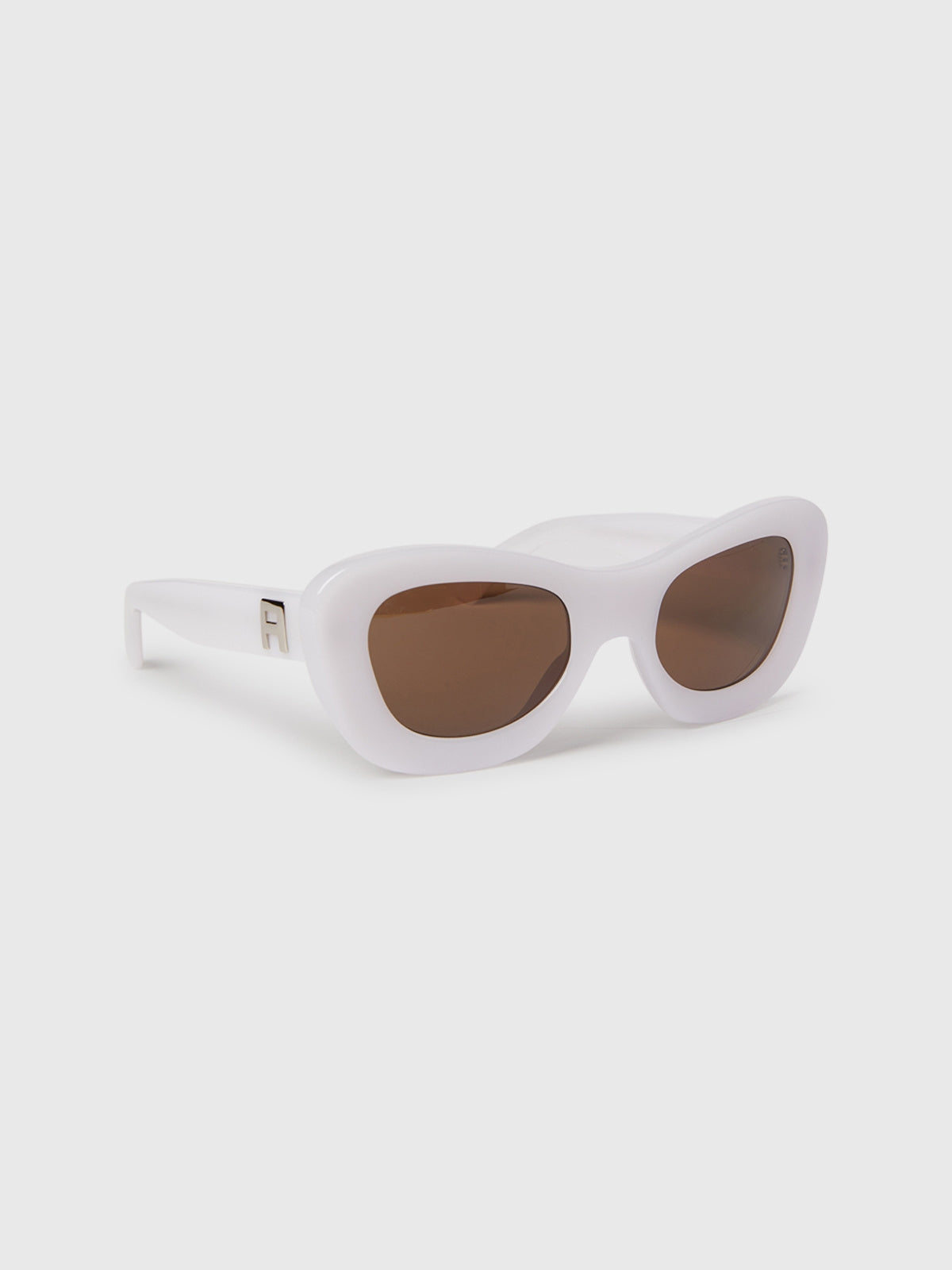 Felis  White Brown