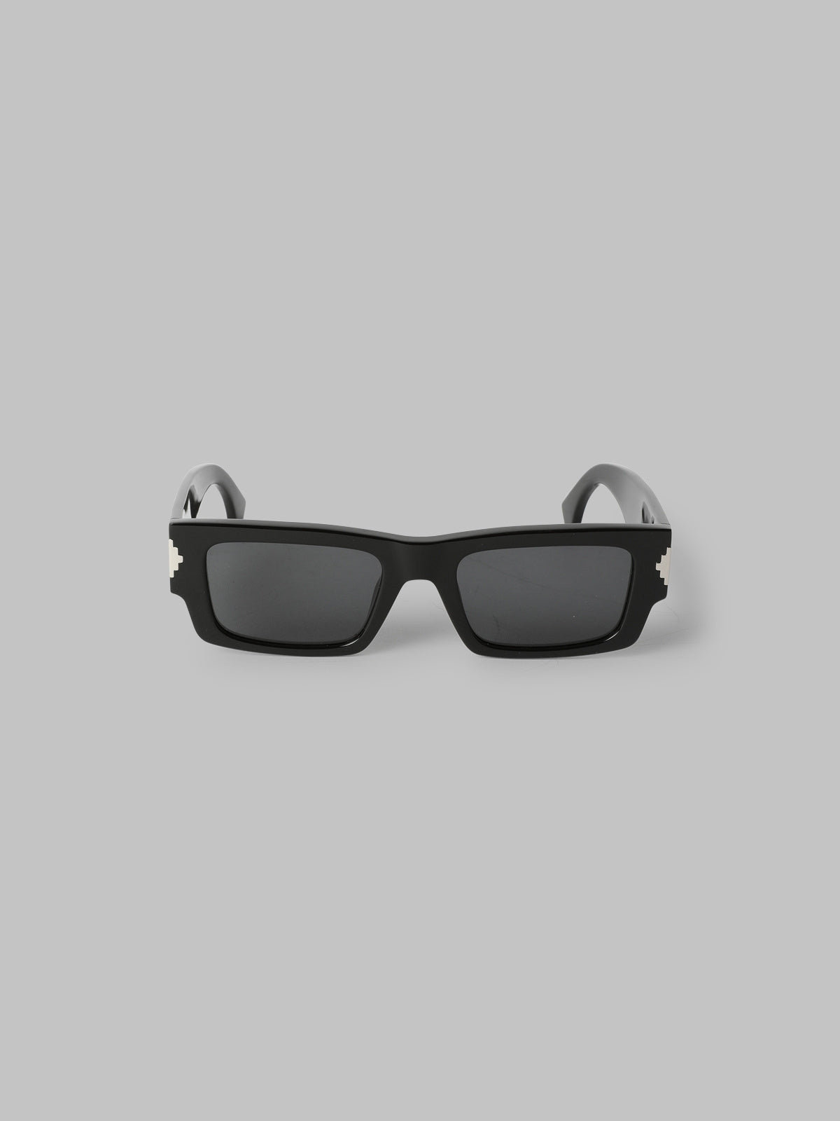 Alerce  Black Dark Grey