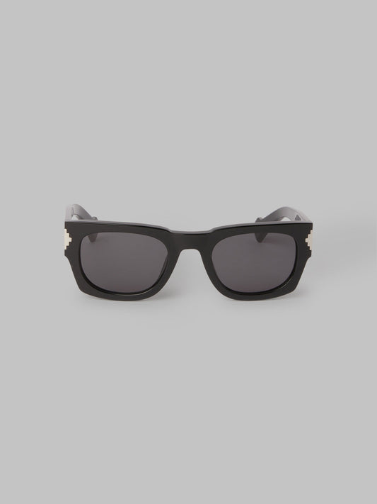 calafate  black dark grey