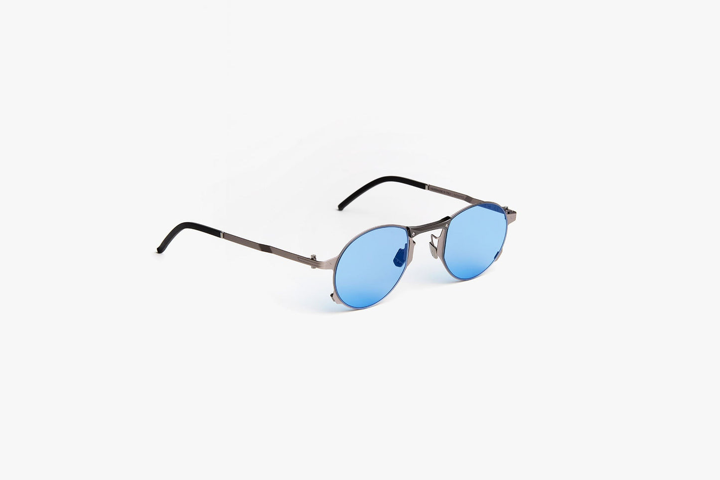 Levitas 04-C2 light gun with blue lenses