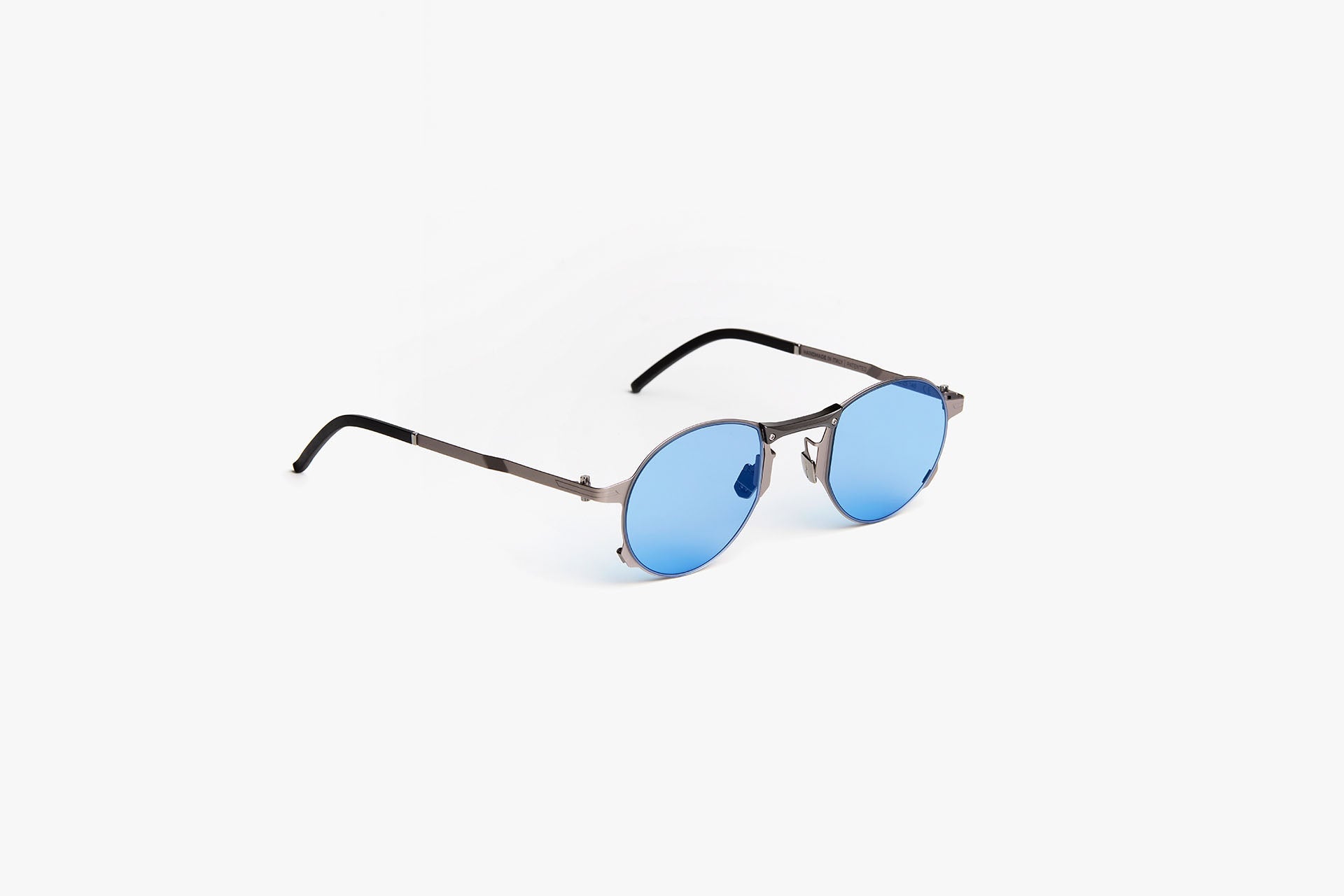 Levitas 04-C1 light gun with blue lenses